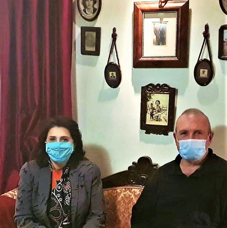 Η Περιφερειάρχης Ρόδη Κράτσα με τον ιδιοκτήτη του casa Museo Τάκη Τόκκα