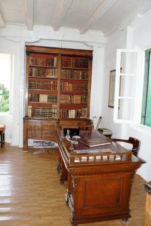 Σαμόλι,η σκριβανία και η λιμπραρία.