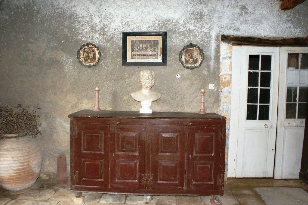 Σαμόλι,πιάνο τερένο με την στατουέτα