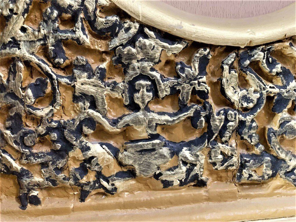 Η κακοποίηση του υπέροχου τέμπλου και η παντελής έλλειψη συντήρησης