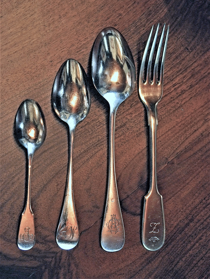 ΔΙΑΠΟΛΙΤΙΣΜΙΚΟ ΚΕΝΤΡΟ ΙΟΝΙΟΥ - Οικόσημα