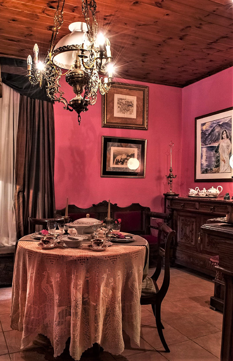 ΔΙΑΠΟΛΙΤΙΣΜΙΚΟ ΚΕΝΤΡΟ ΙΟΝΙΟΥ - Τινέλο