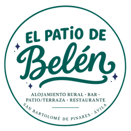 Logotipo del restaurante El Patio de Belén, con texto en letra cursiva verde dentro de una corona circular de hojas.