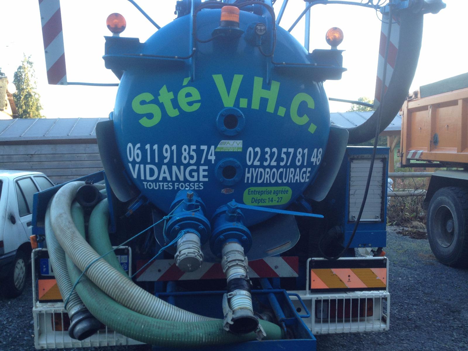 Camion de vidange avec cuve