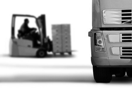 Phare de poids lourds et fenwick au fond