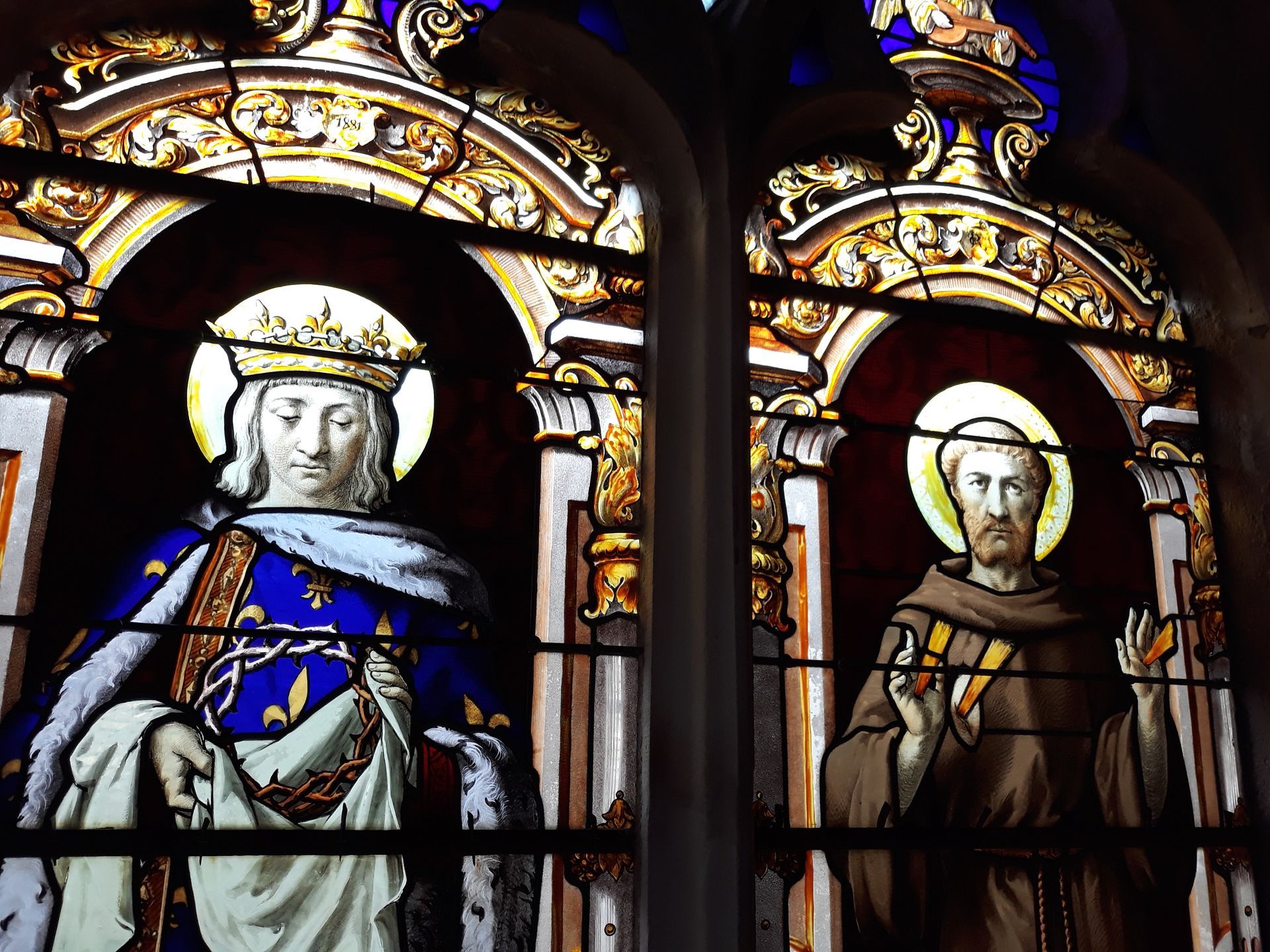 Vitrail avec deux personnages de la Bible