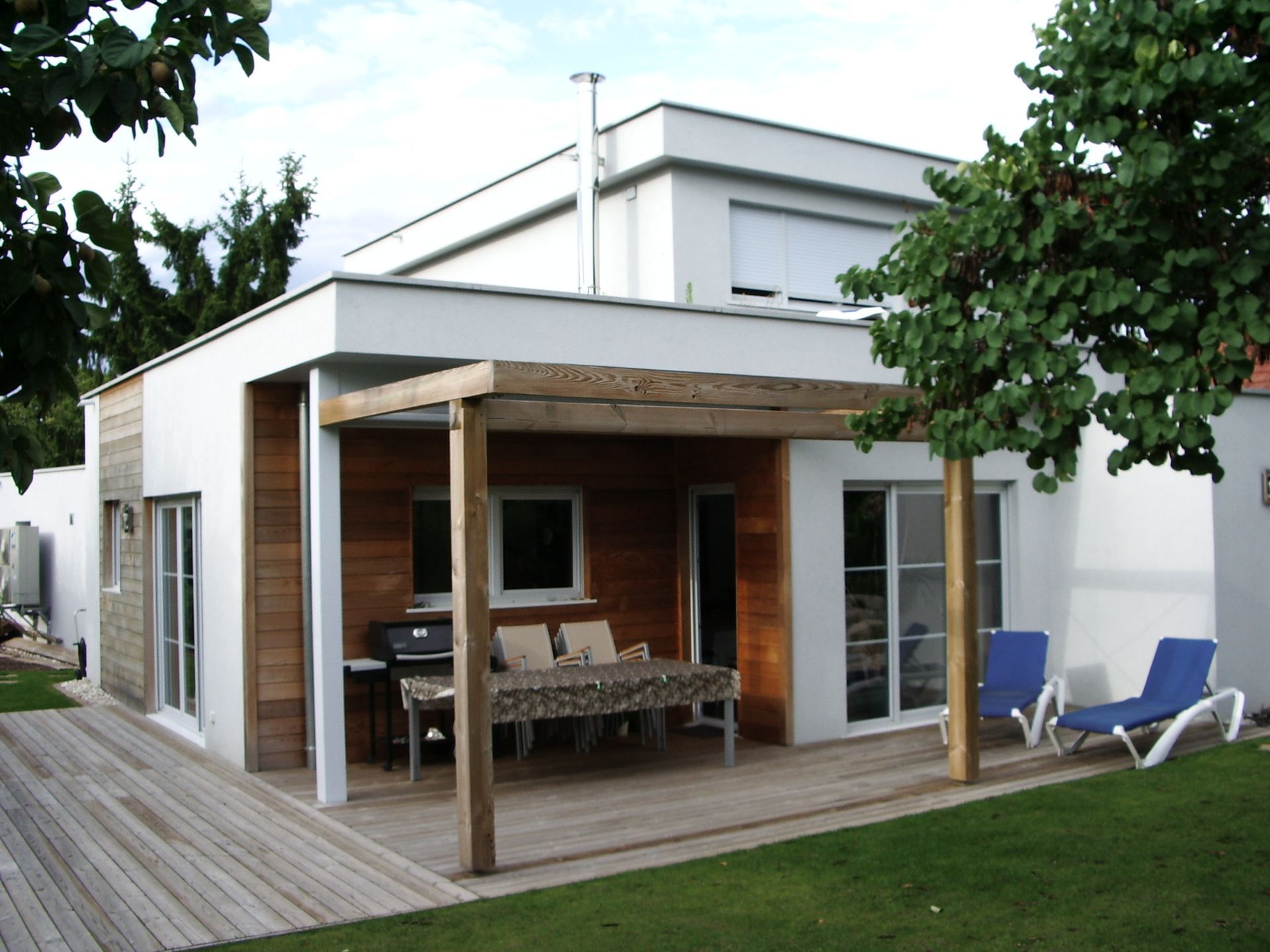 Maison à ossature en bois contemporaine cubique