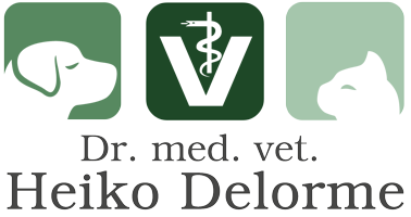 Ein Logo für eine Tierklinik mit einem Hund, einer Katze und einem Caduceus.