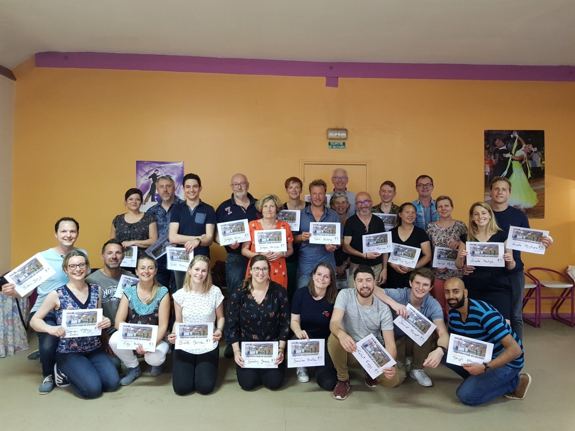 Danse de société – Remise de diplômes