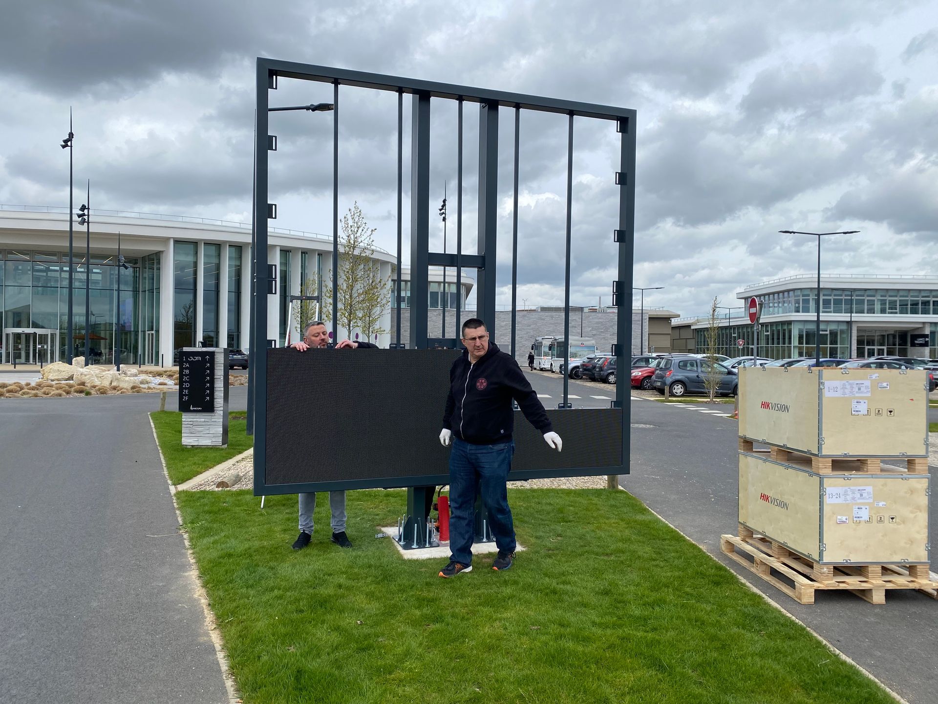 Installation mur d'image en extérieur suite