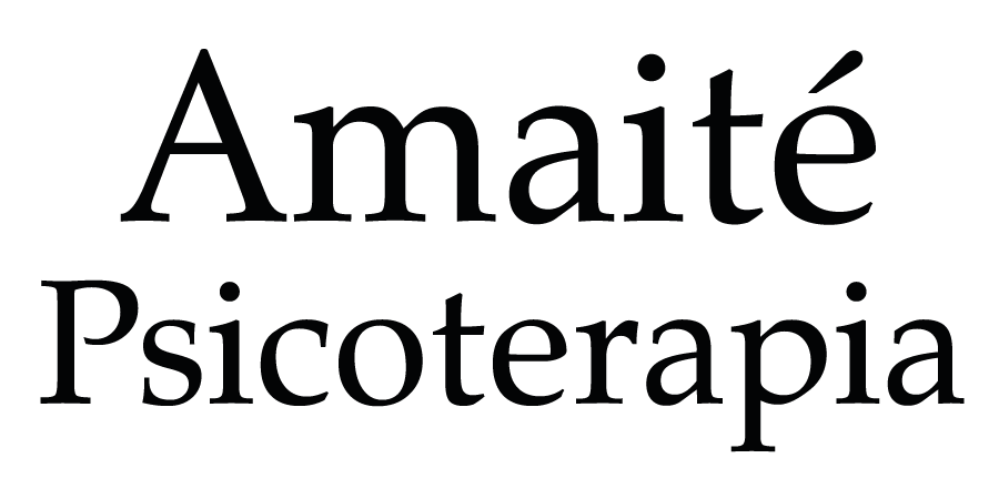 Logotipo de Amait&eacute; Psicoterapia con texto negro con serifa sobre fondo blanco