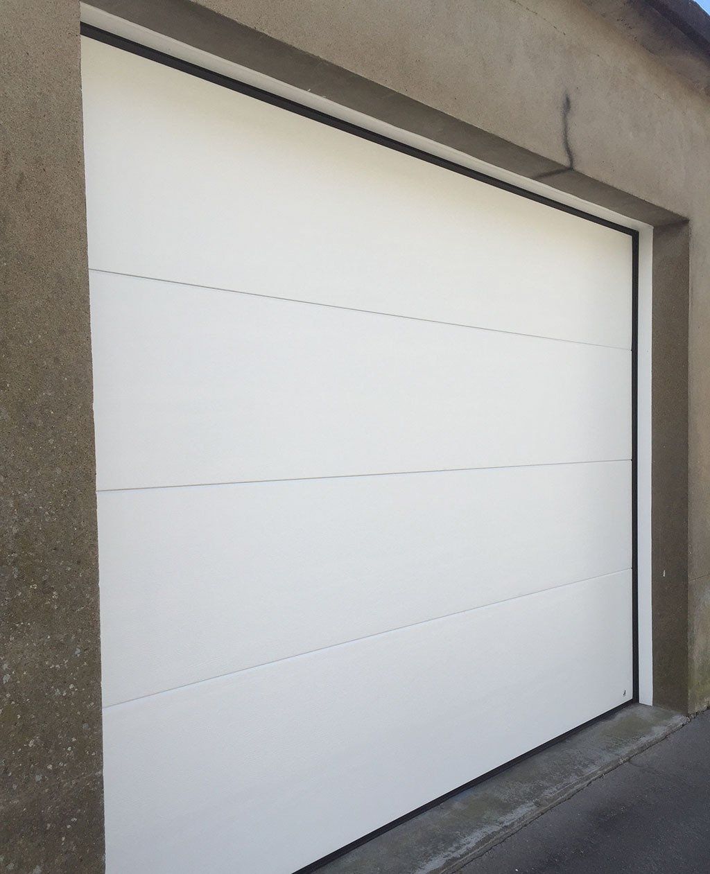 Porte de garage blanche