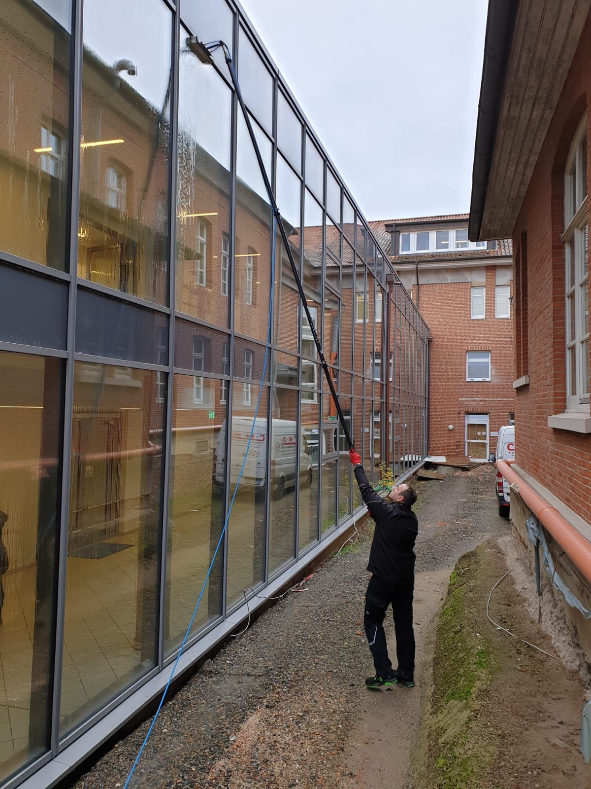 Neesen Glas- und Innenreinigung, Entrümpelung