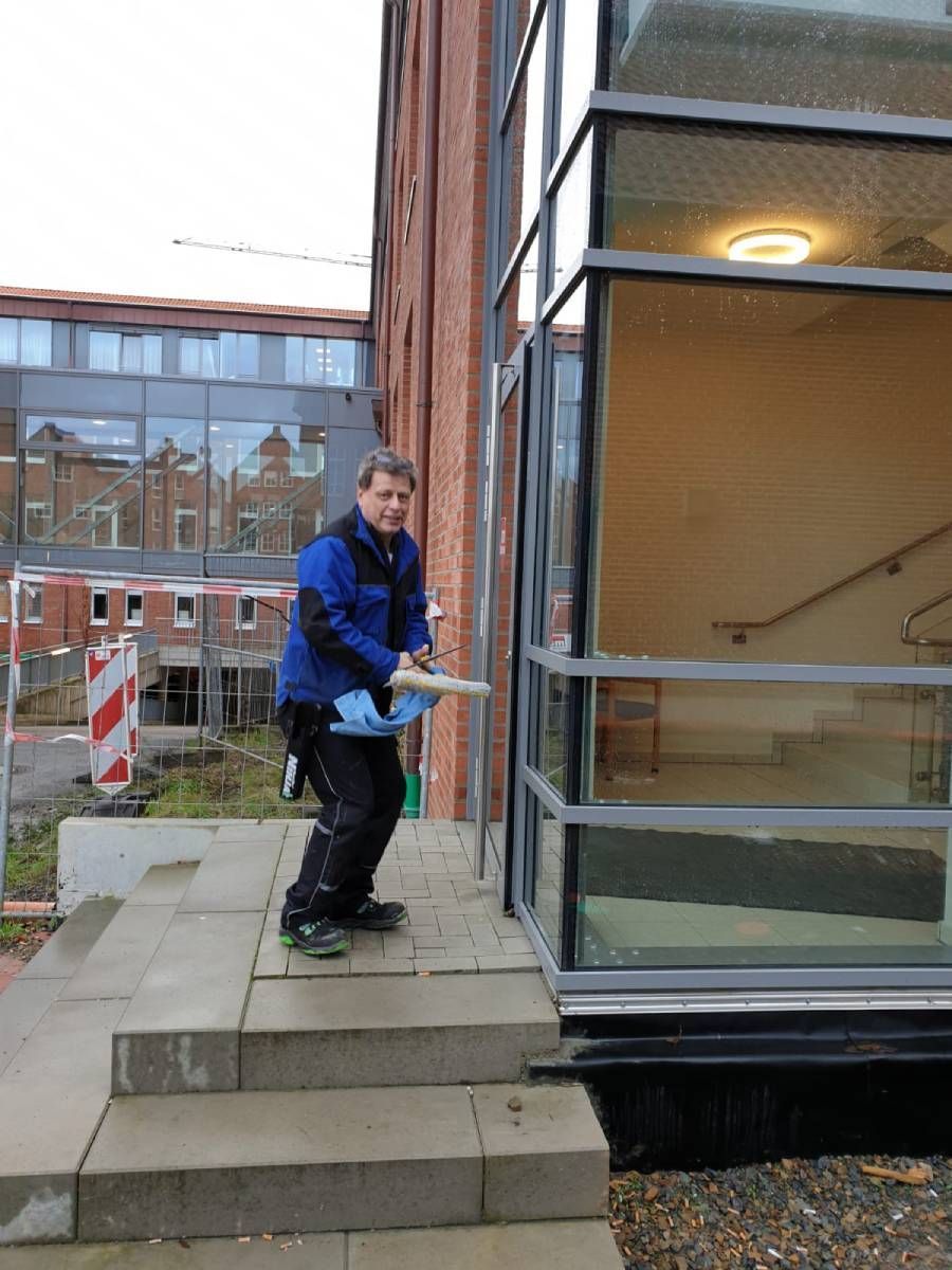 Neesen Glas- und Innenreinigung, Entrümpelung