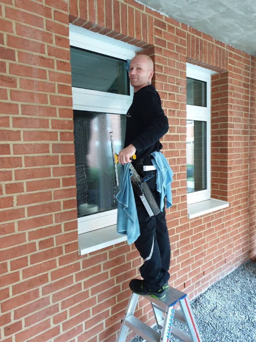 Neesen Glas- und Innenreinigung, Entrümpelung