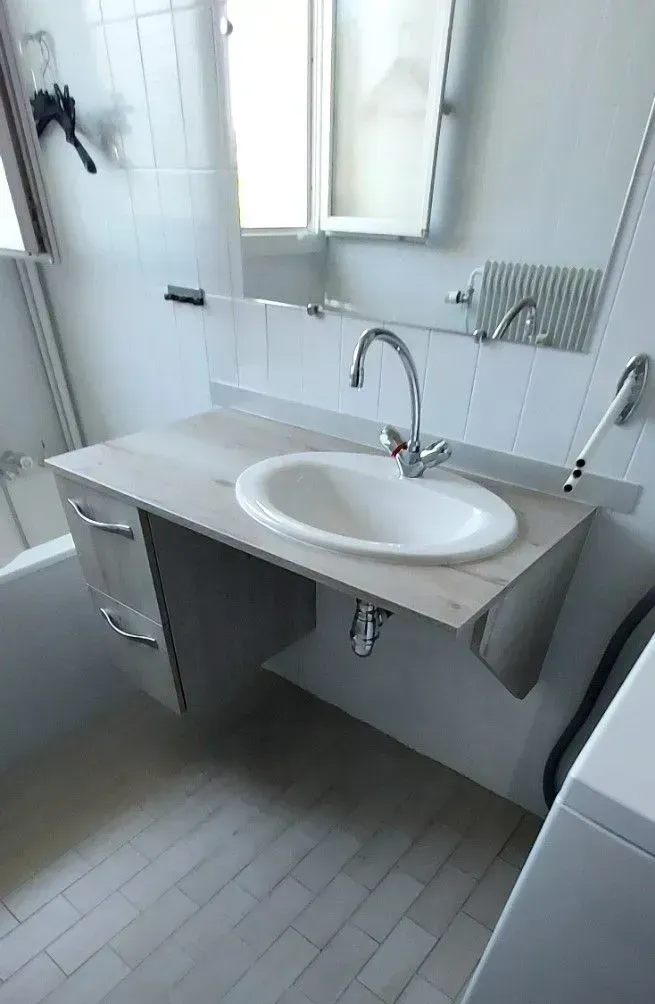 Plomberie du lavabo d'une salle de bains