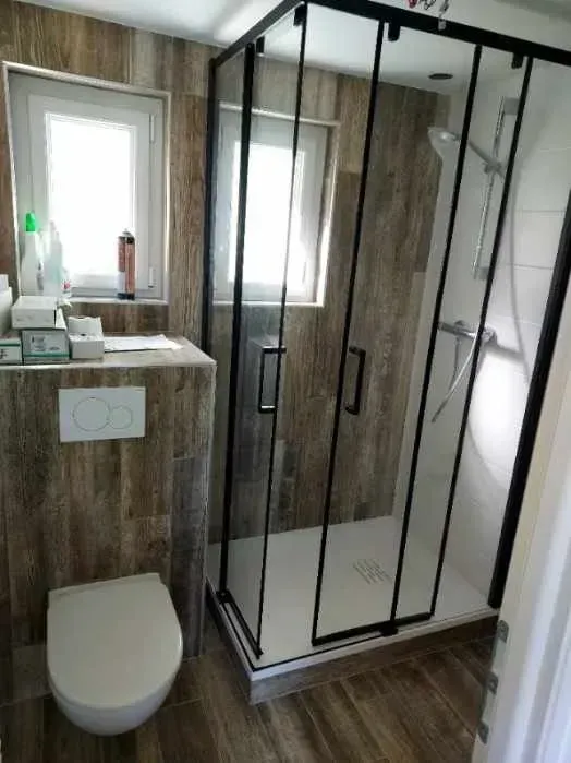 Cabine de douche vitrée