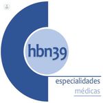 Logotipo de una especialidad médica con una media luna