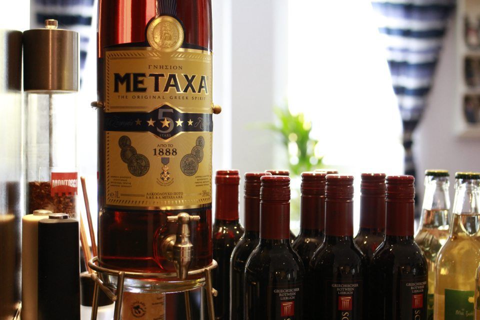 Metaxa-Flasche an der Bar