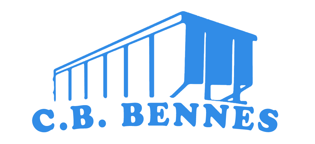 Logo bleu avec le texte « CB Bennes » sous un entrepôt ou une structure bleue stylisée.