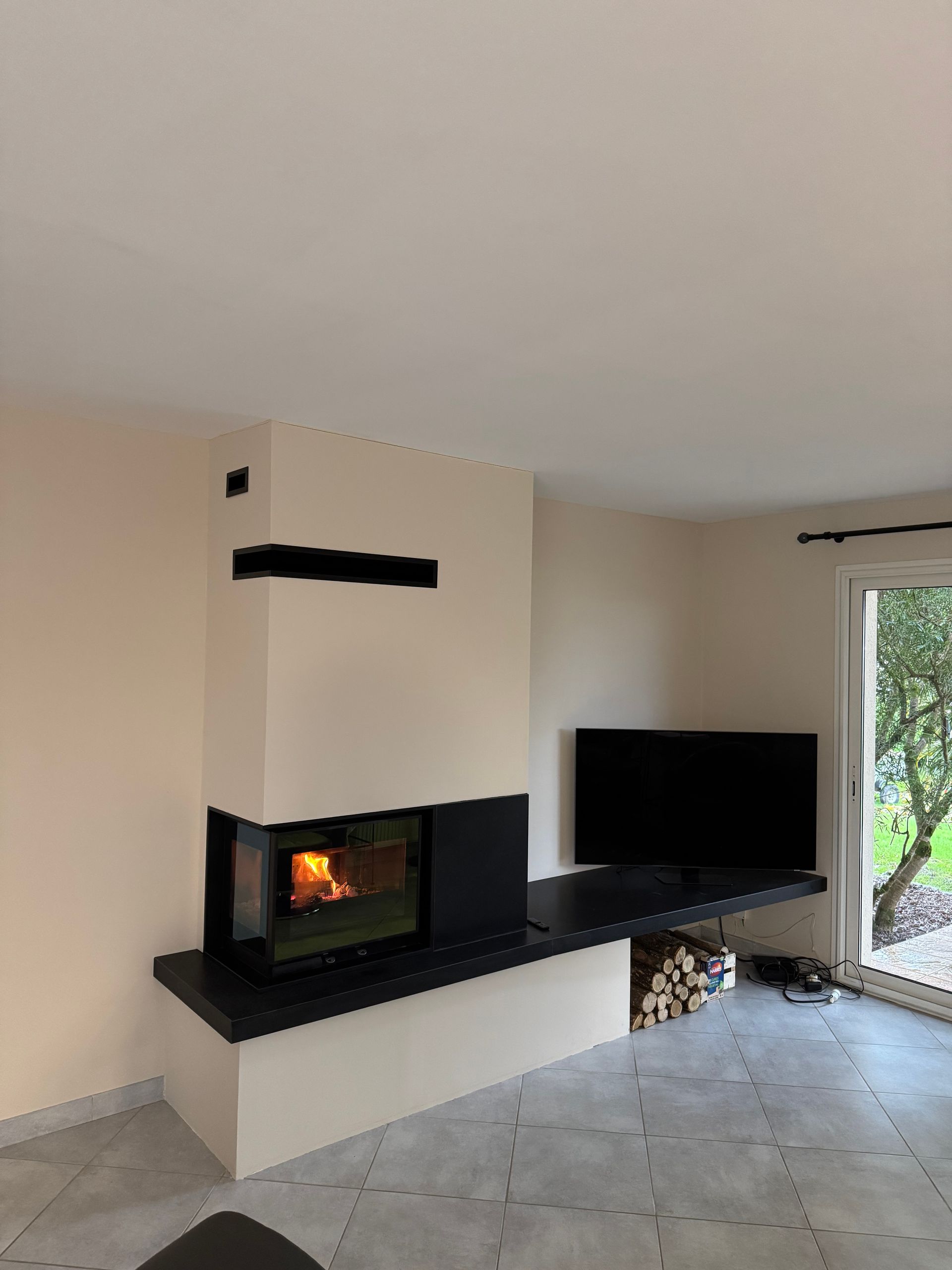 pose de poêle à bois design