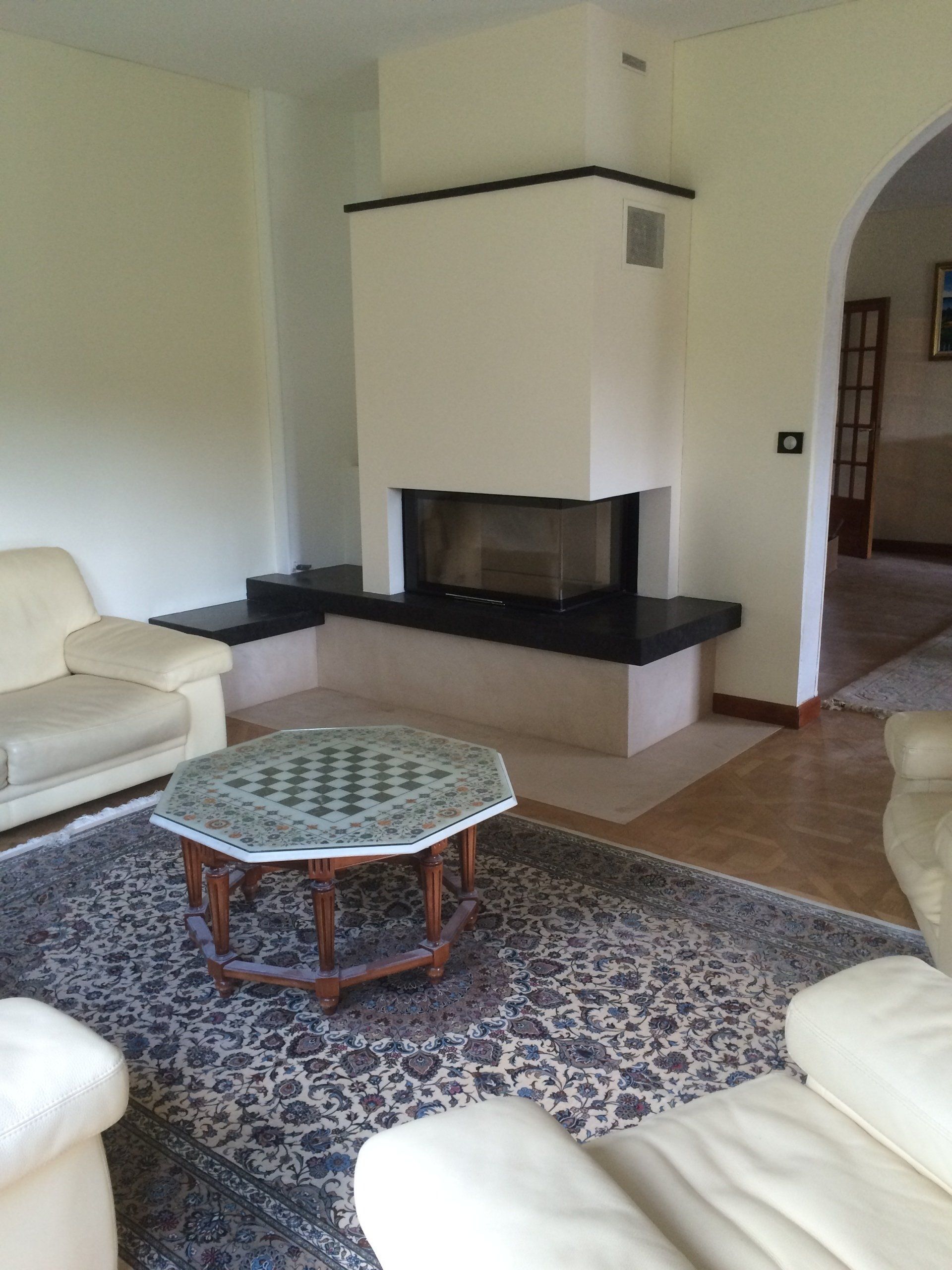 installation de cheminée à foyer fermé