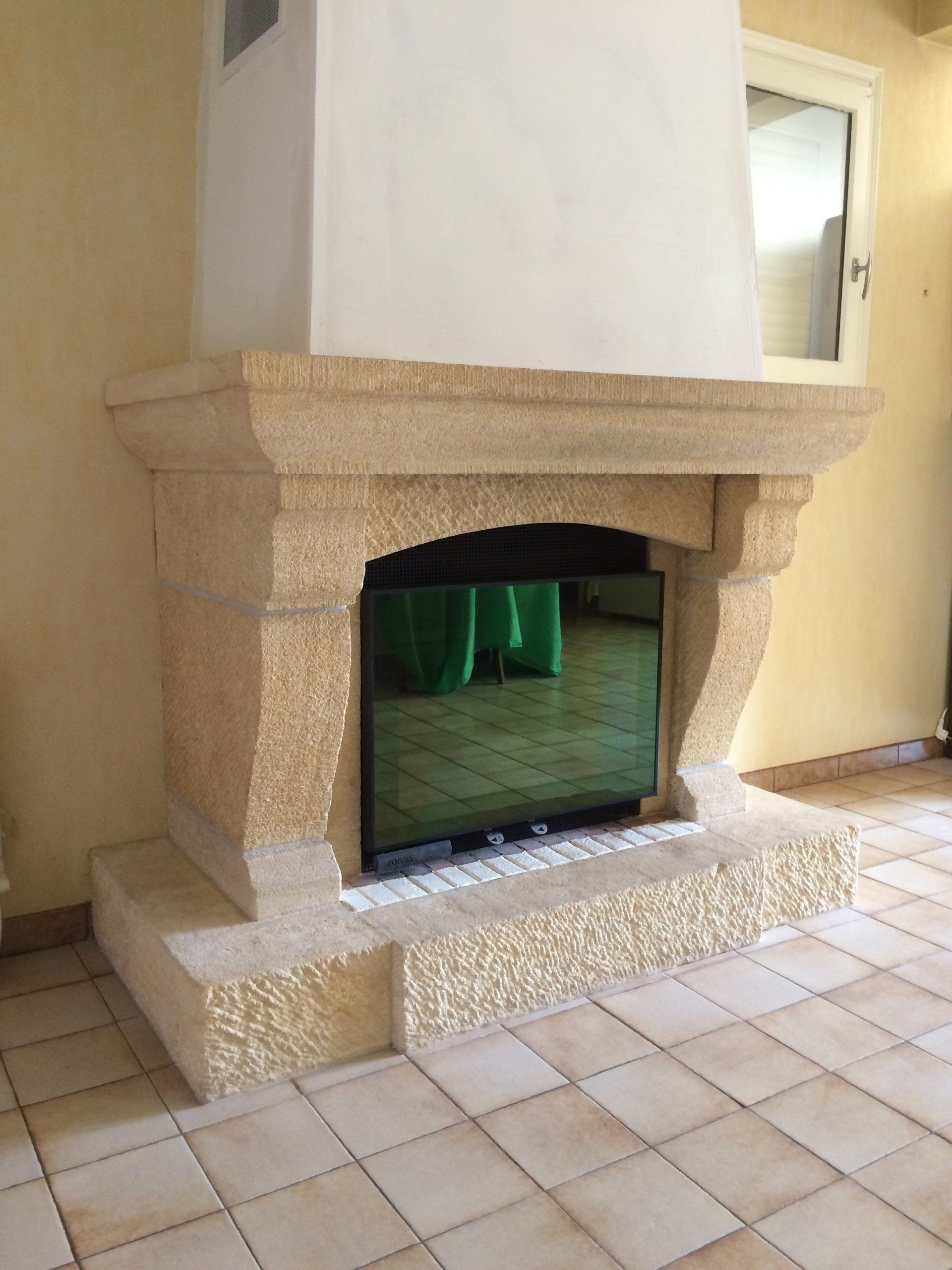 insert de cheminée en pierres