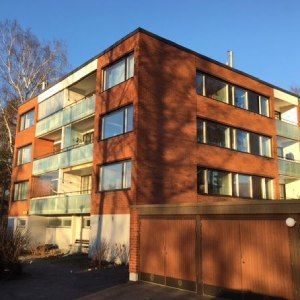 Ovien ja ikkunoiden remonttityöt