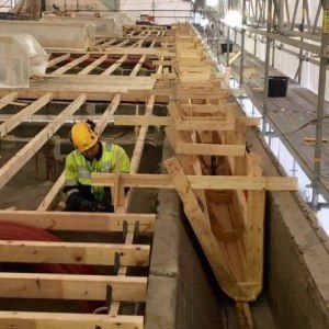 Kirvesmiehen palvelut katon rakentamiseen