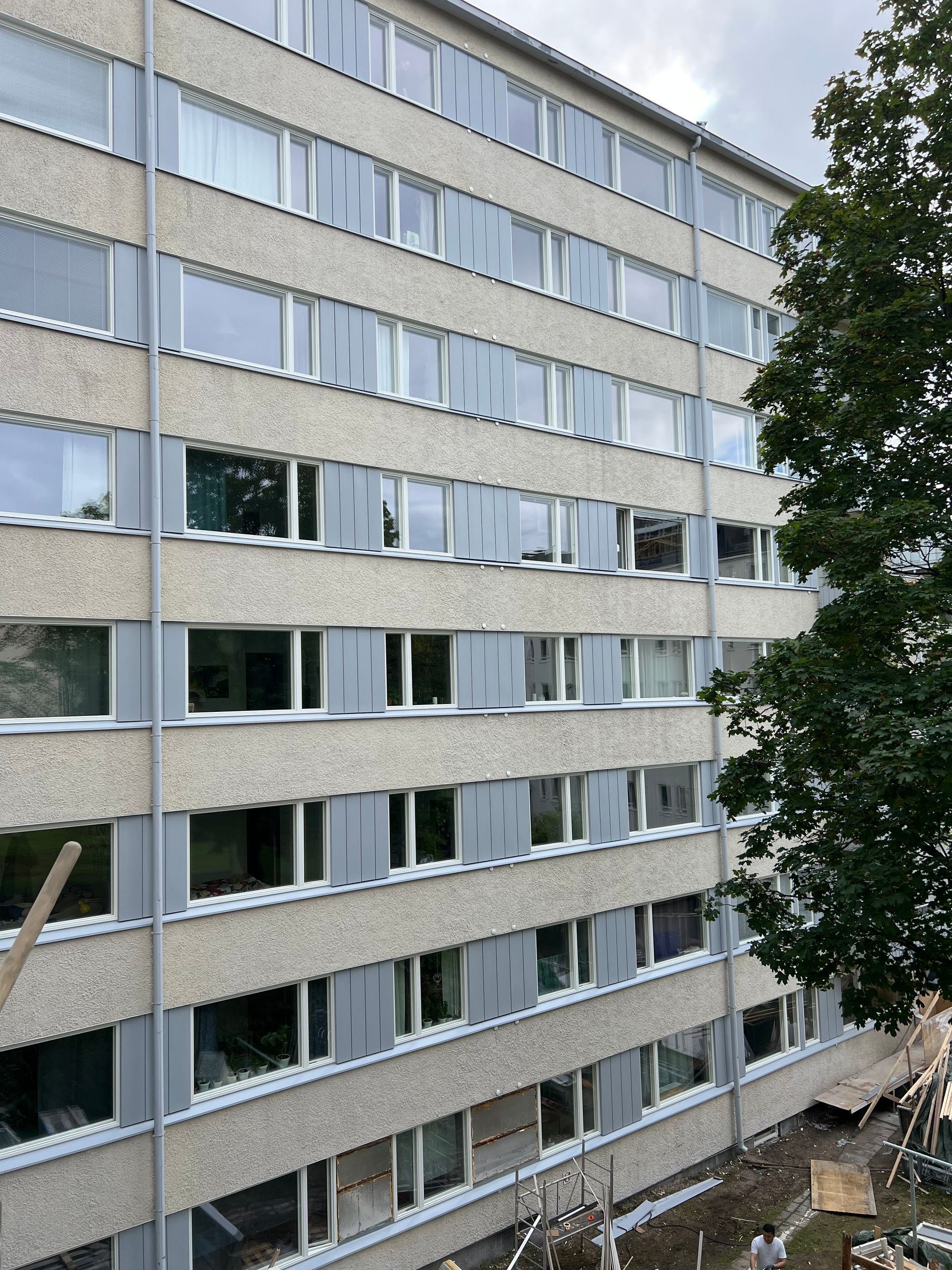 Ovien ja ikkunoiden remonttityöt