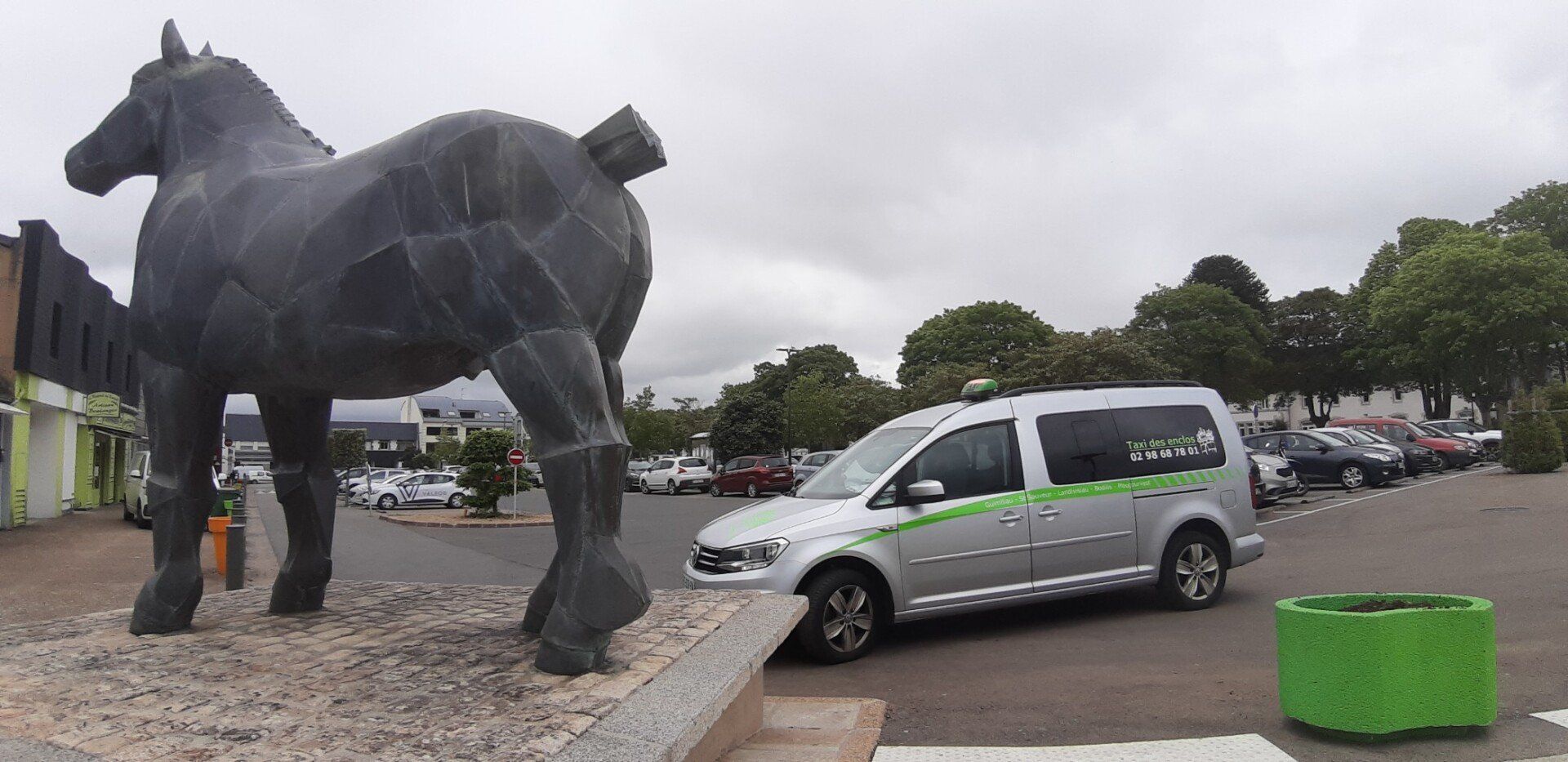 Caddy vert, Guimiliau