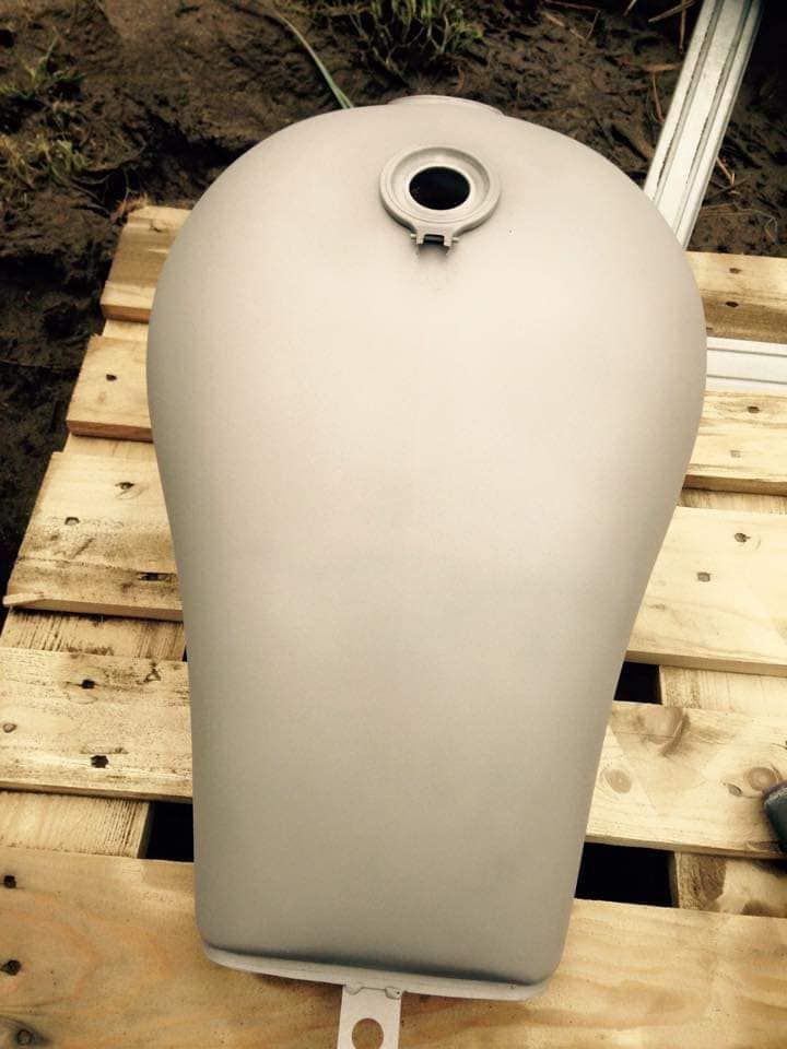 Pièce de carrosserie de moto aérogommée