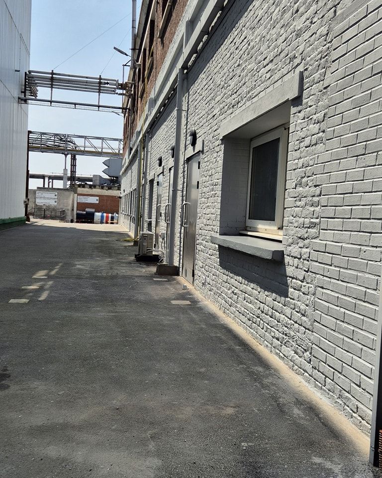 Murs extérieurs d'une entreprise industrielle