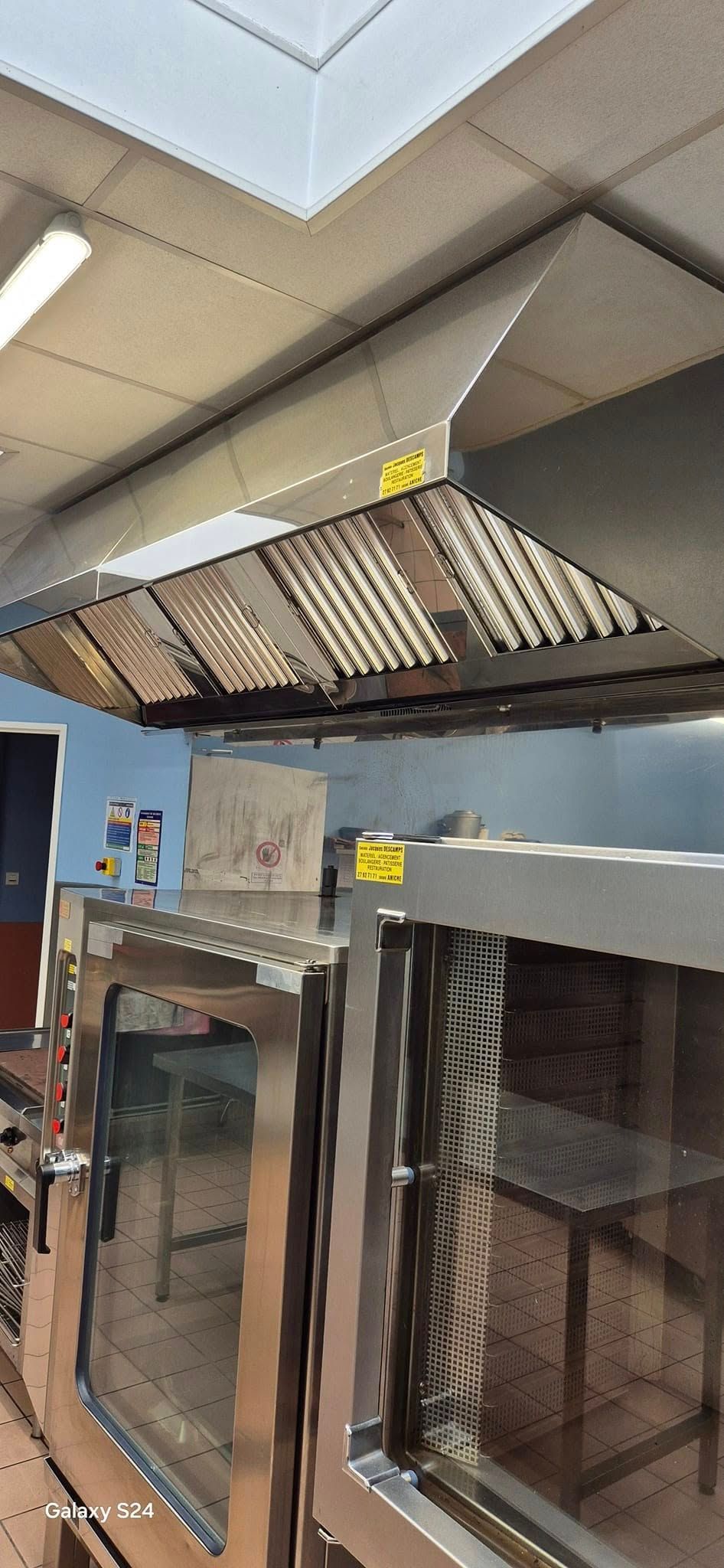 Hotte de cuisine professionnelle