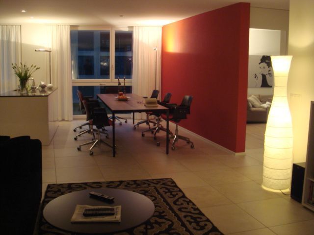 Wohnzimmerwand malen - Malergeschäft Buchmann in Luzern