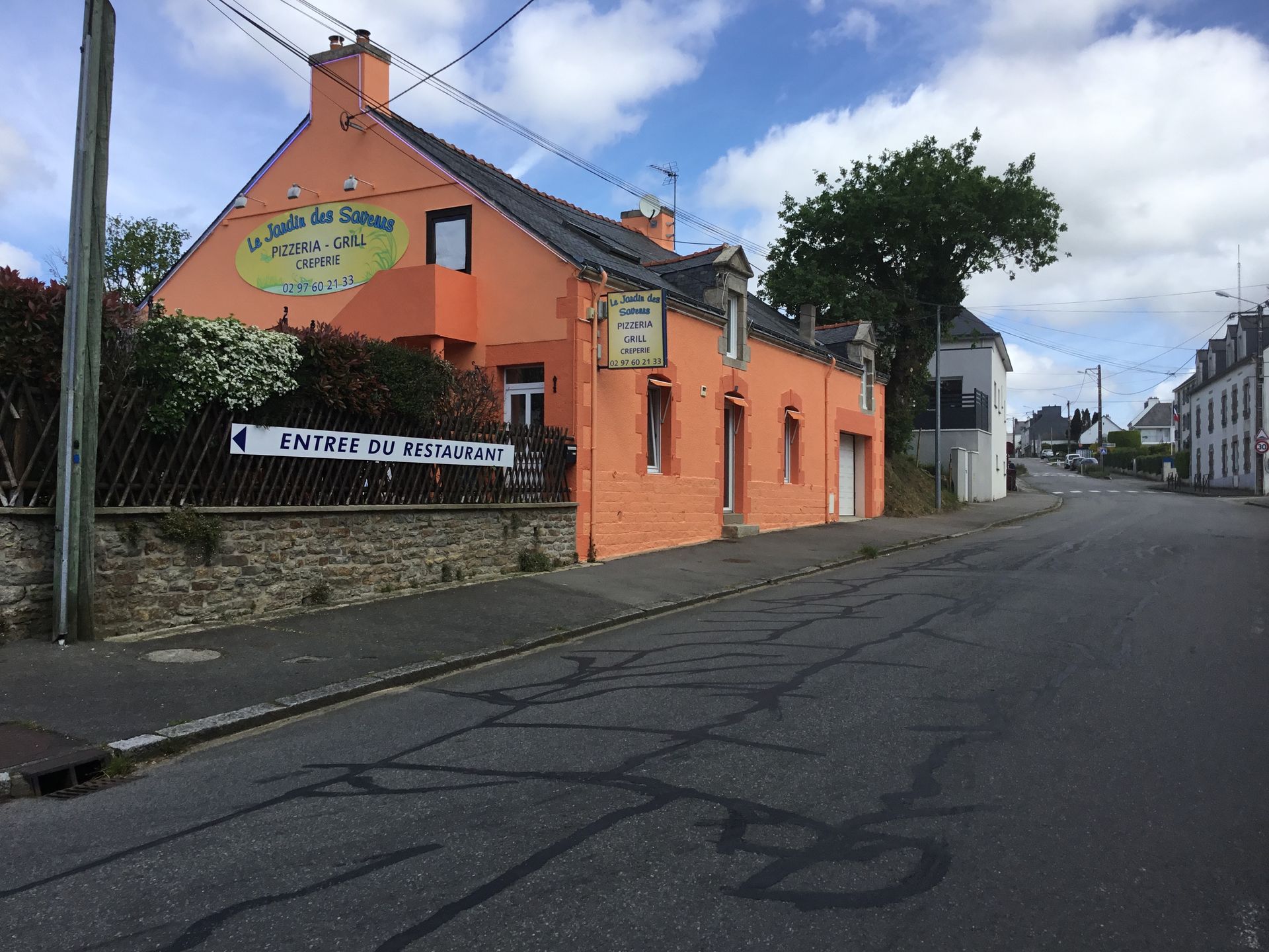 Restaurant vue de la rue