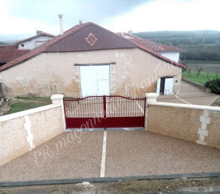 Muret en pierre et béton désactivé