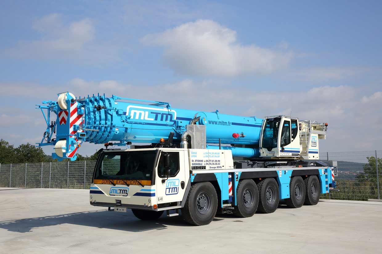 Un camion de type ABAQUE LTM 1130-5.1