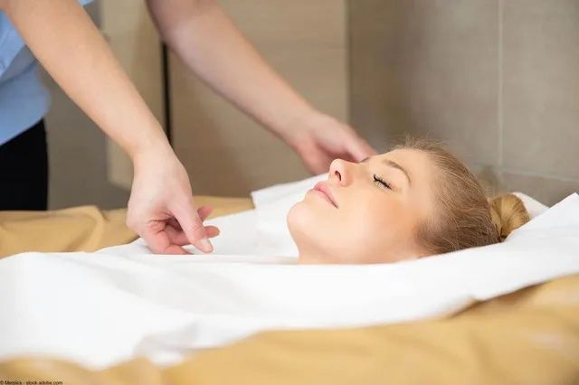 Fango/Peleodpackung in der Massagepraxis Bernhard Asch