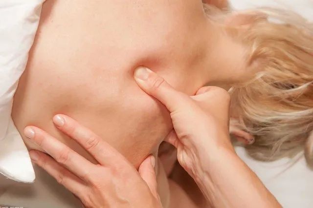 Triggerpunkttherapie in der Massagepraxis Bernhard Asch