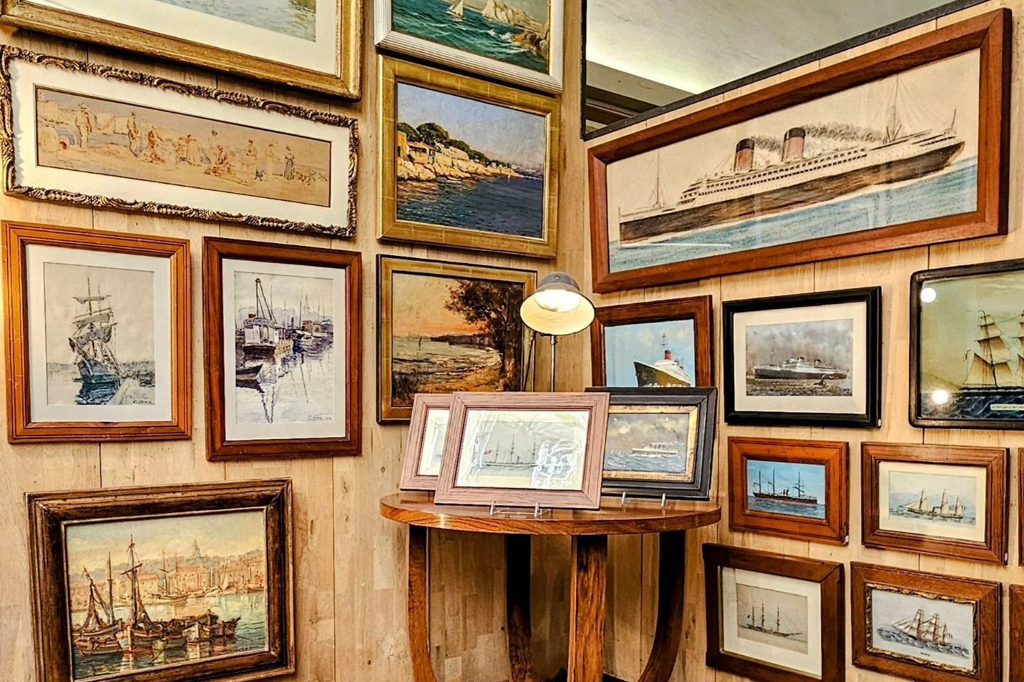 Différents tableaux de marine