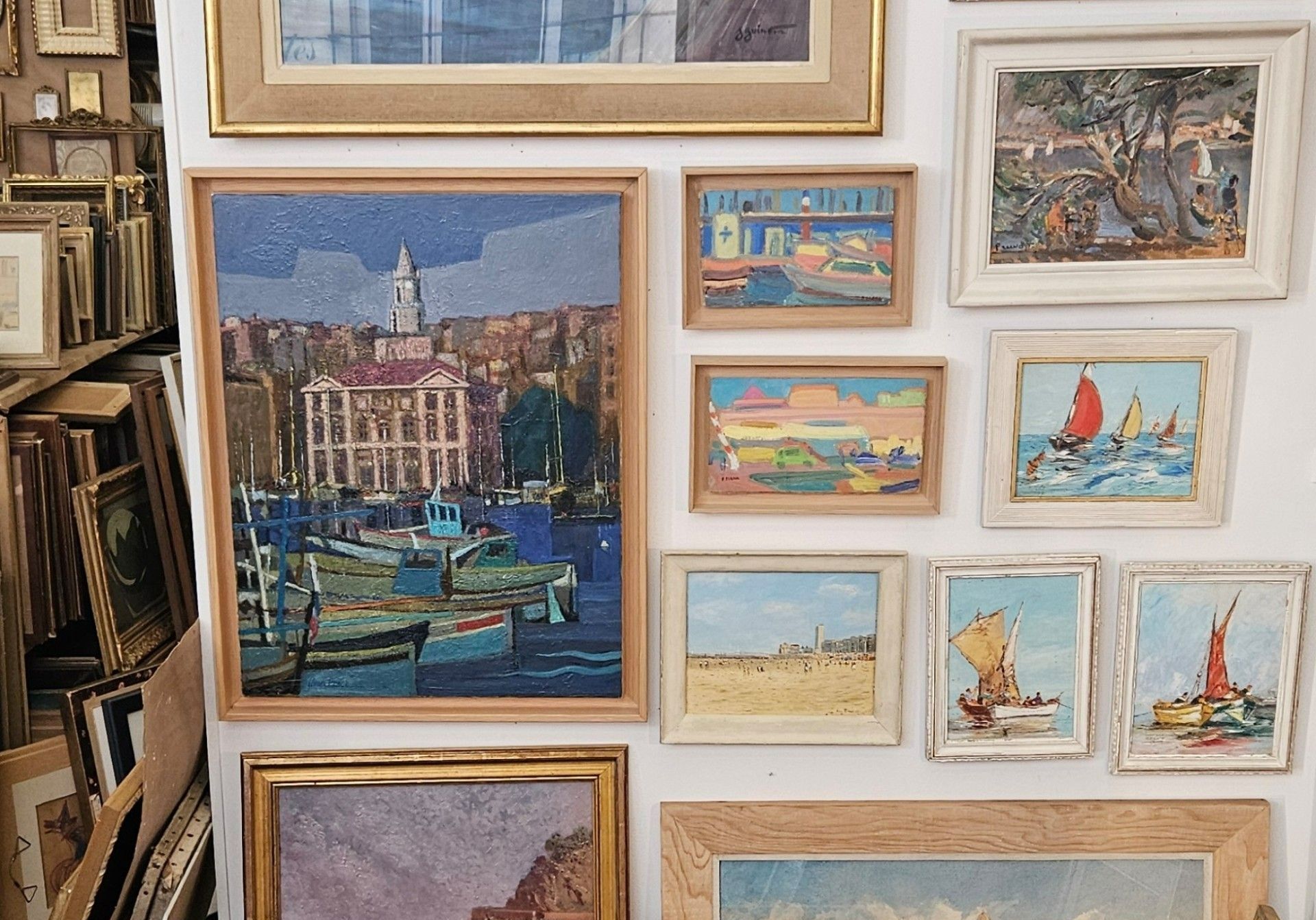 Des tableaux encadrés