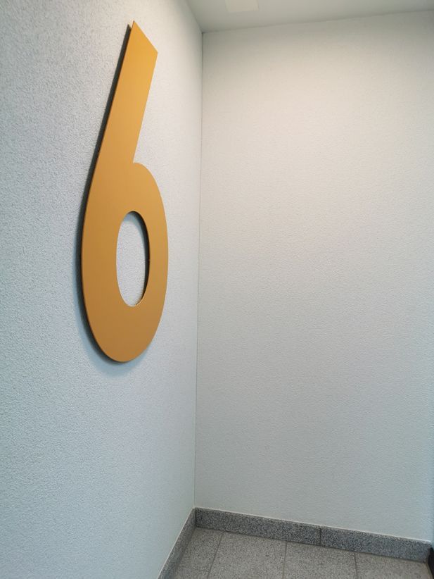 Stockwerkzahl Beschriftung - ABC reklame centrale - Zürich Altstetten