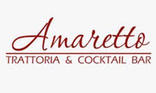 Logotipo de Amaretto en letras rojas con “Trattoria & Cocktail Bar” debajo sobre fondo blanco.