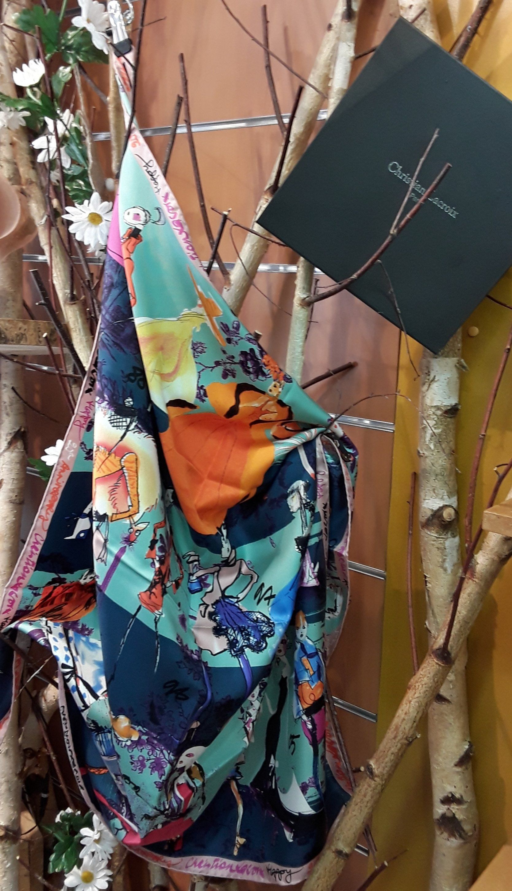 Vitrine présentation des foulards