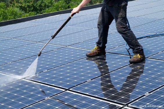 dreck weg gebäudemanagement GmbH. Solaranlagenreinigung