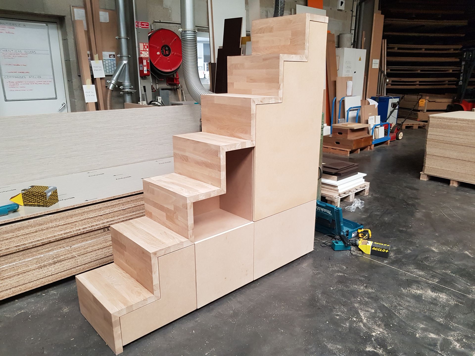 Photo d'un projet dans l'atelier d'ameublement - JBM Bois Services, agenceurs près de Lyon