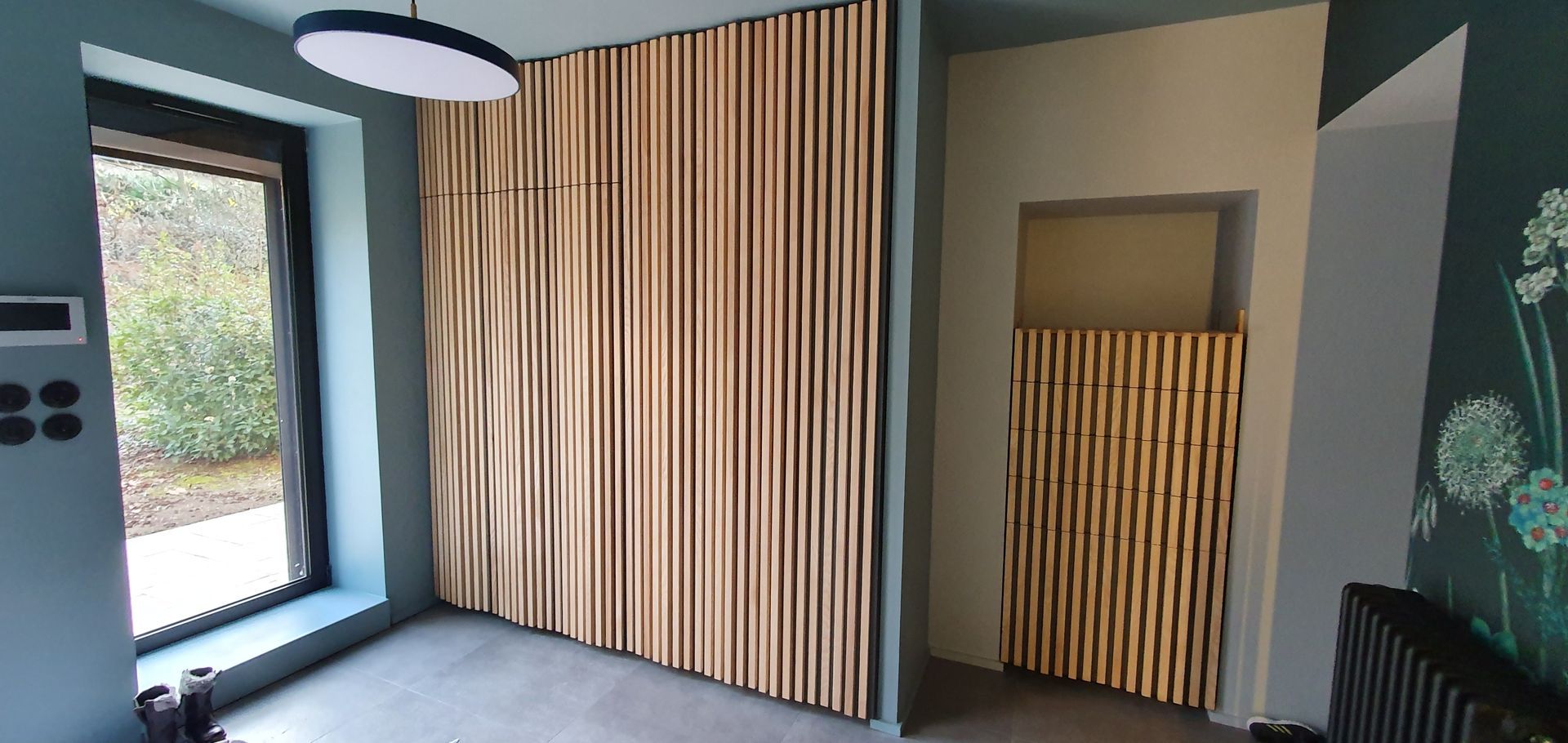 Placard à chaussure en bois sur mesure fermé