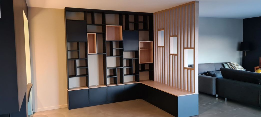 Meubles de rangement en bois naturel et noir