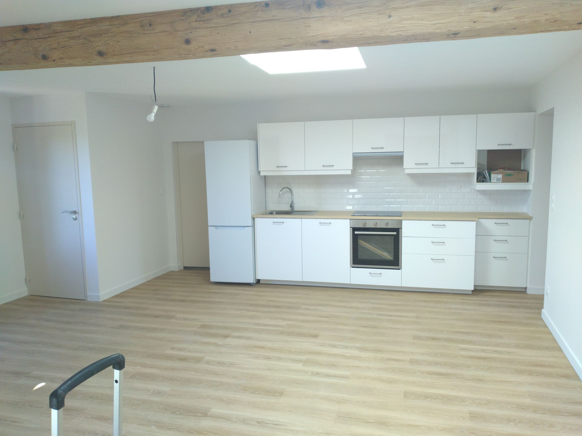 Conception d'une cuisine sur mesure blanche